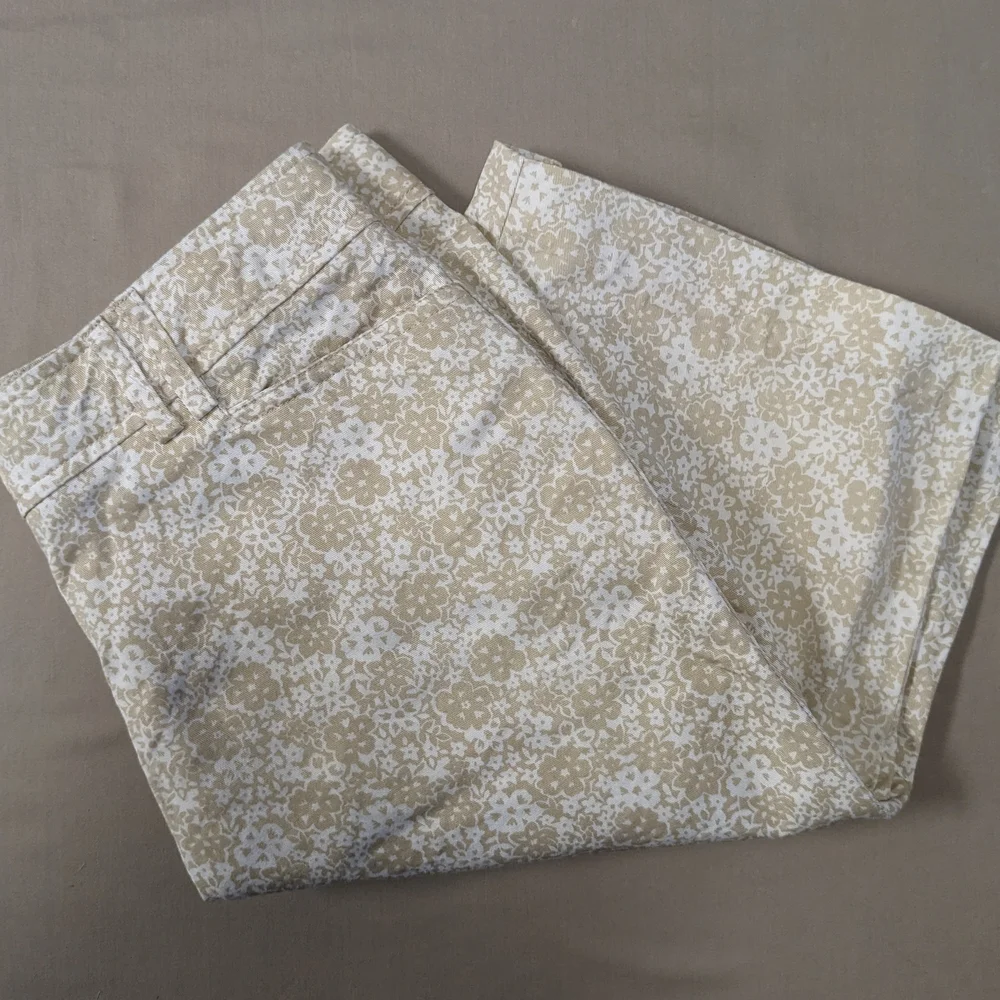 Counterparts Tan/White Floral Cotton Blend Bermuda Shorts - 6P